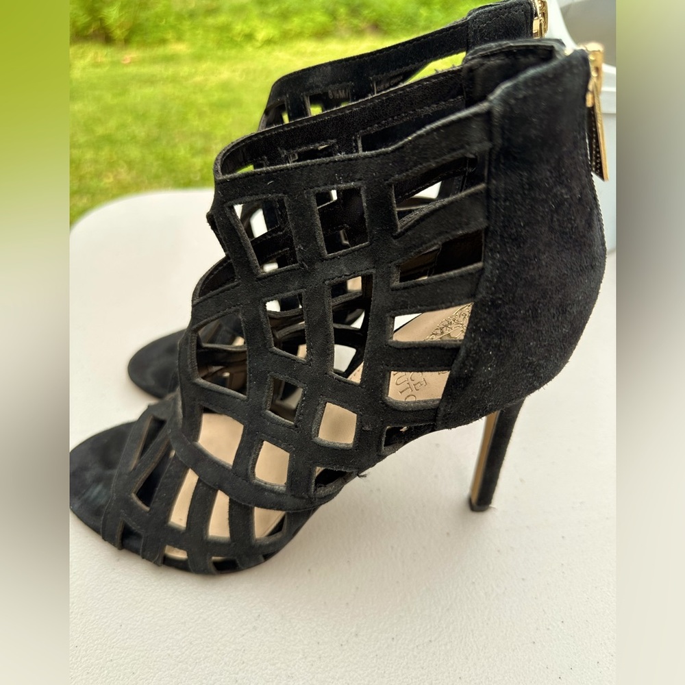 Vince Camuto Peep toe heels